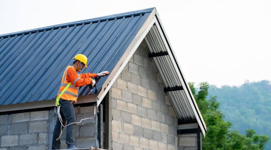Expert Emergency Roof Repairs services in Vienna, WV